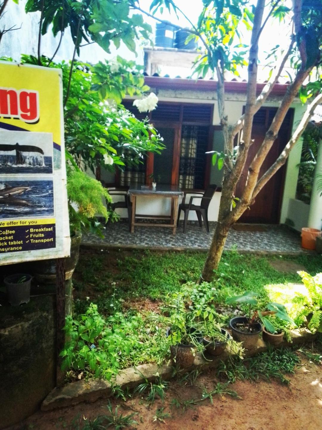 Margosa Guesthouse Mirissa Camera foto